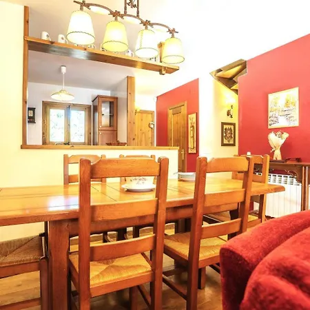 A Pie De Pistas De Holiday home *