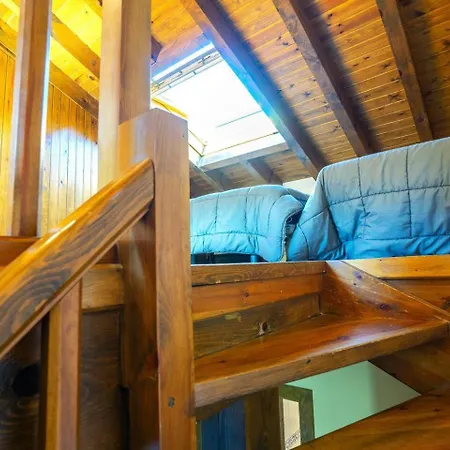 Holiday home A Pie De Pistas De *