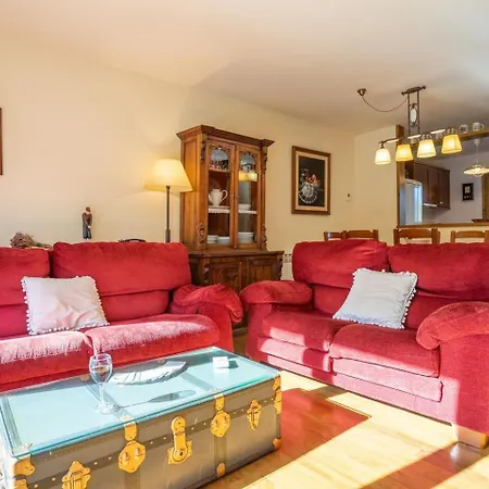 Holiday home A Pie De Pistas De